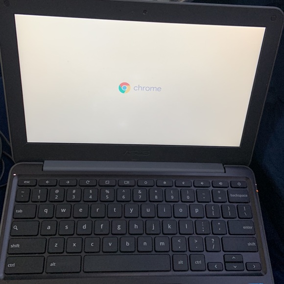 Chrome book Laptop - Picture 2 of 3